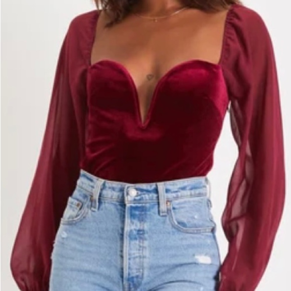 Lulus Chic Poise Wine Red Velvet Notched Balloon Sleeve Bodysuit,Medium, NWT - Picture 8 of 9
